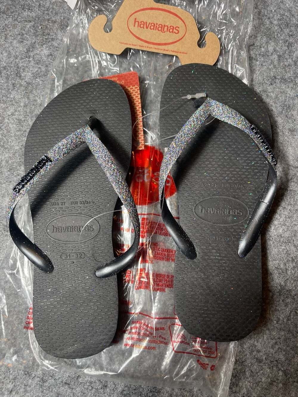 Havaianas Kids Slim Glitter Flip Flops in Black/Dark Metallic Grey